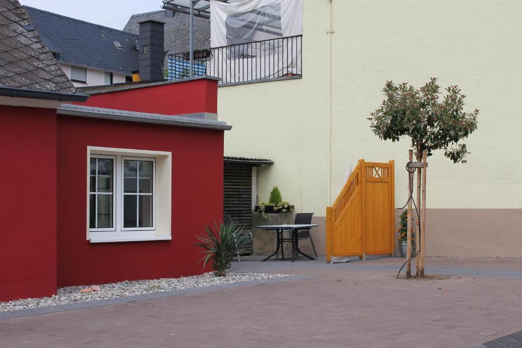 Altes Schulhaus Hotel Zeltingen-Rachtig Exterior foto